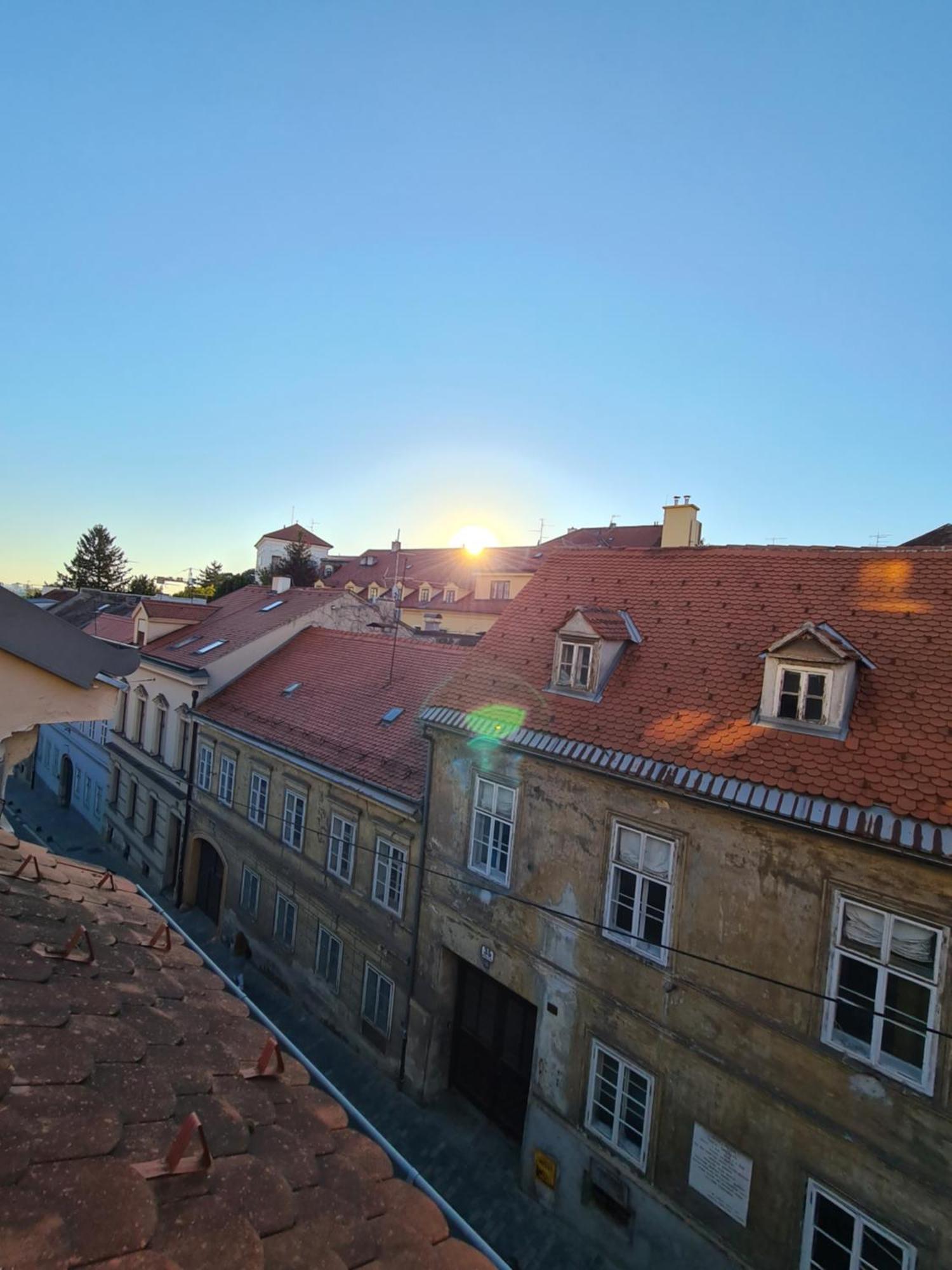 Old Town Cabin Apartment Zagreb Luaran gambar